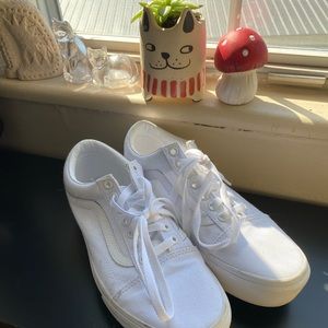 White old skool platform vans